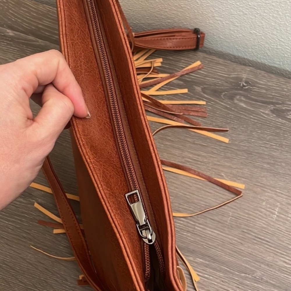 68. LAST 1! CLEARANCE Brown Vegan Faux Leather Messenger Fringe Boho Western Bag - Picture 3 of 5